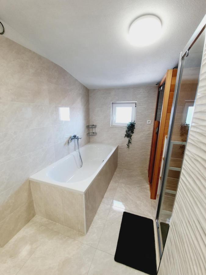 White House Apartments Dugi Rat Εξωτερικό φωτογραφία
