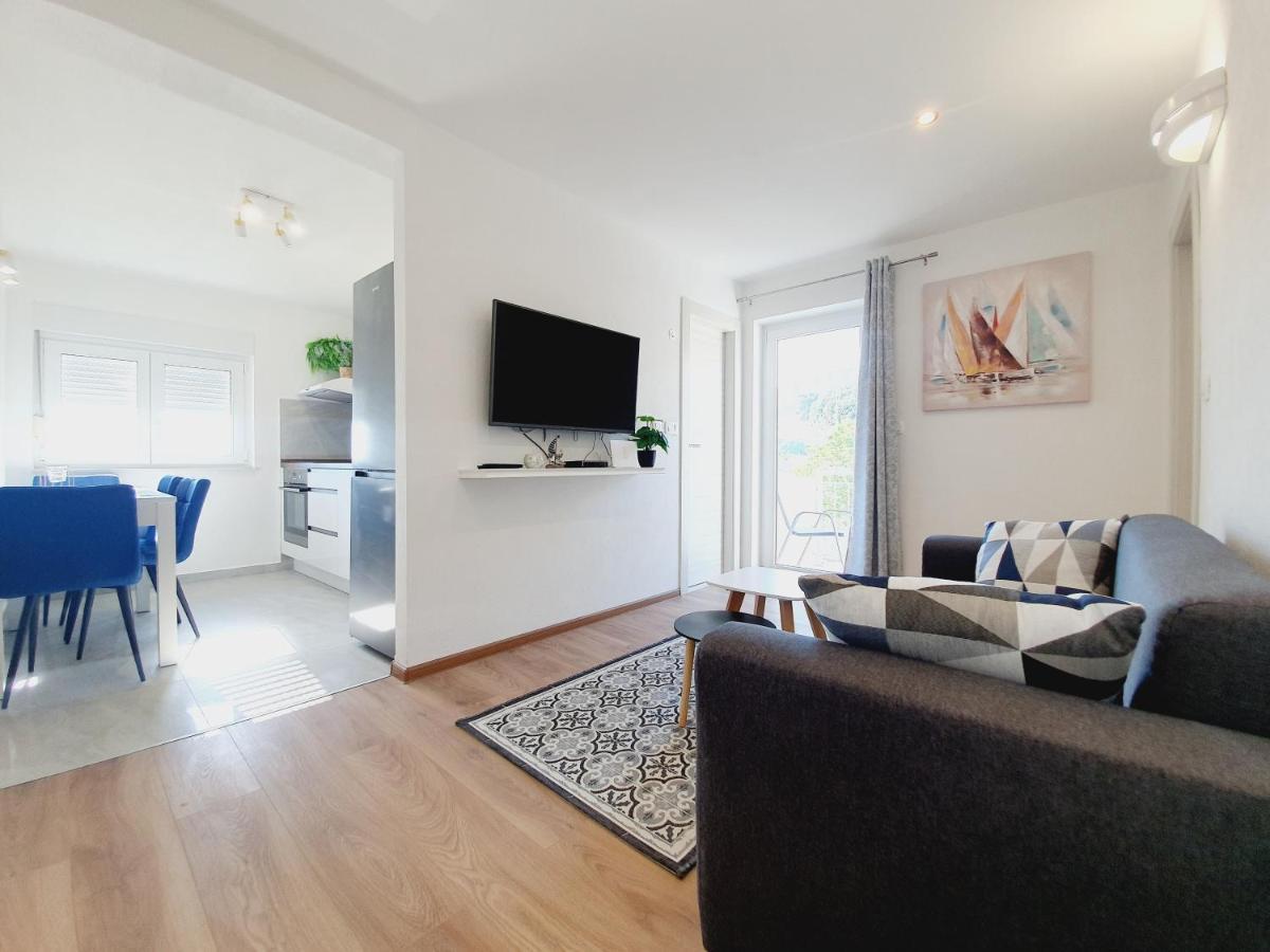 White House Apartments Dugi Rat Εξωτερικό φωτογραφία