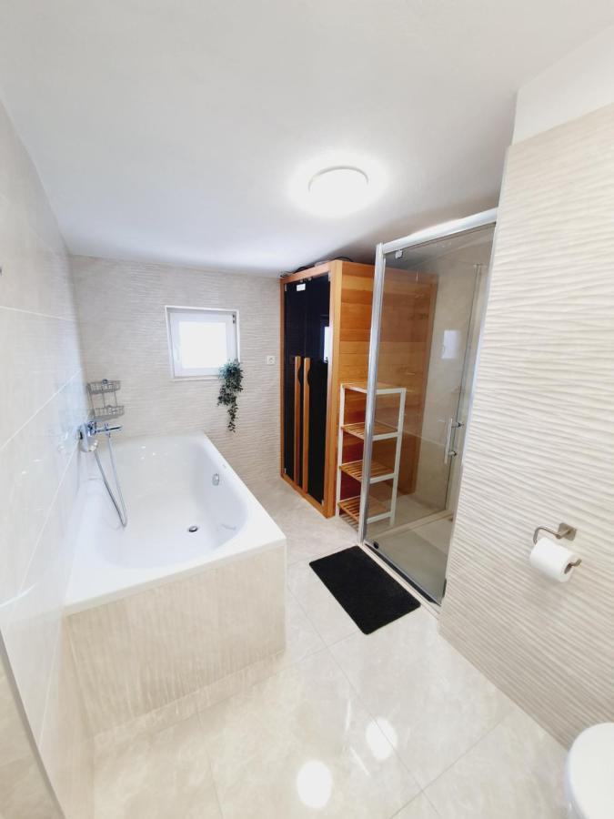 White House Apartments Dugi Rat Εξωτερικό φωτογραφία