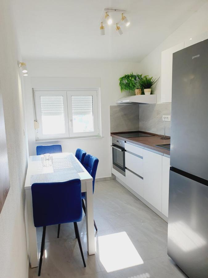 White House Apartments Dugi Rat Εξωτερικό φωτογραφία
