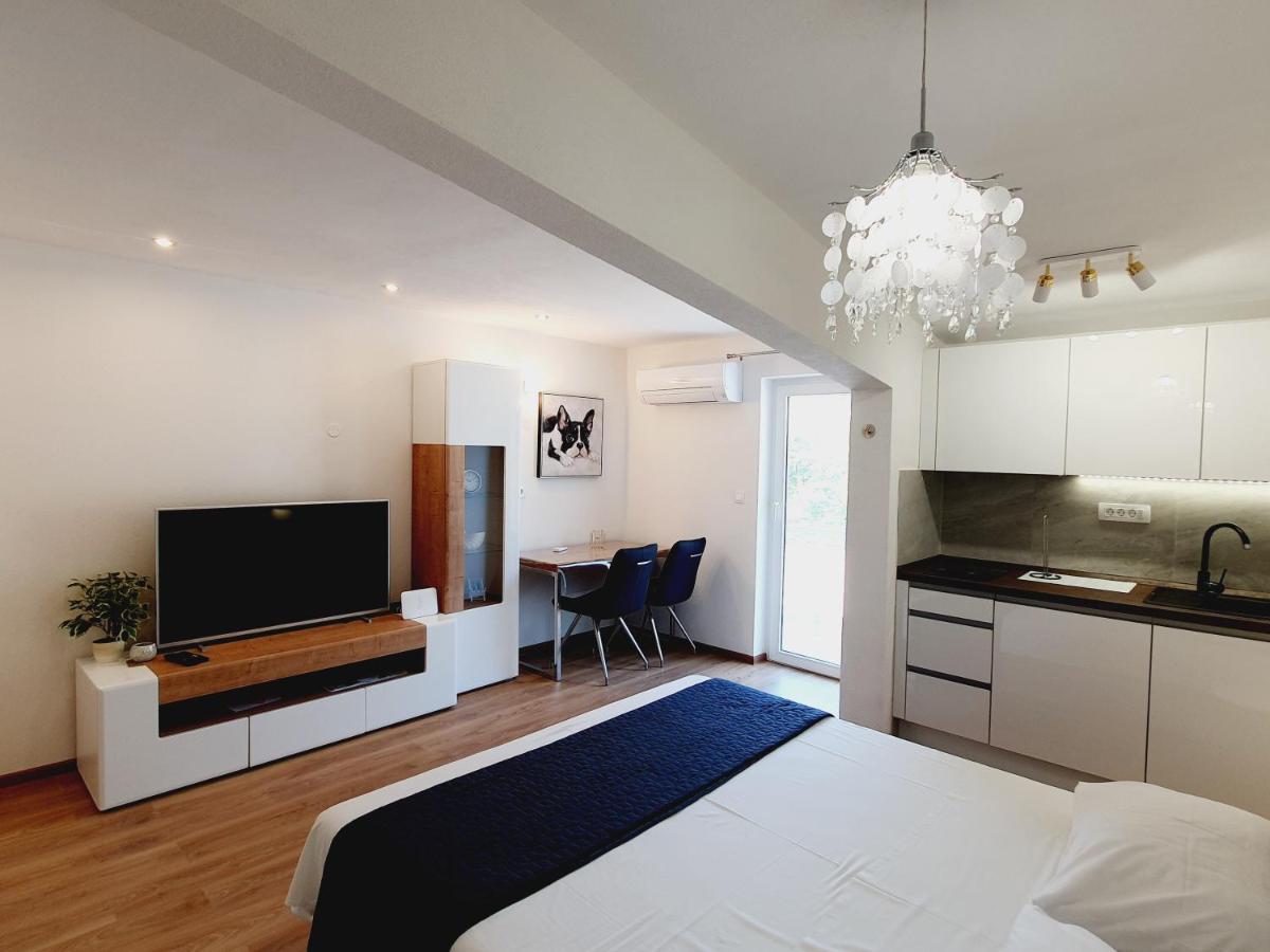 White House Apartments Dugi Rat Εξωτερικό φωτογραφία