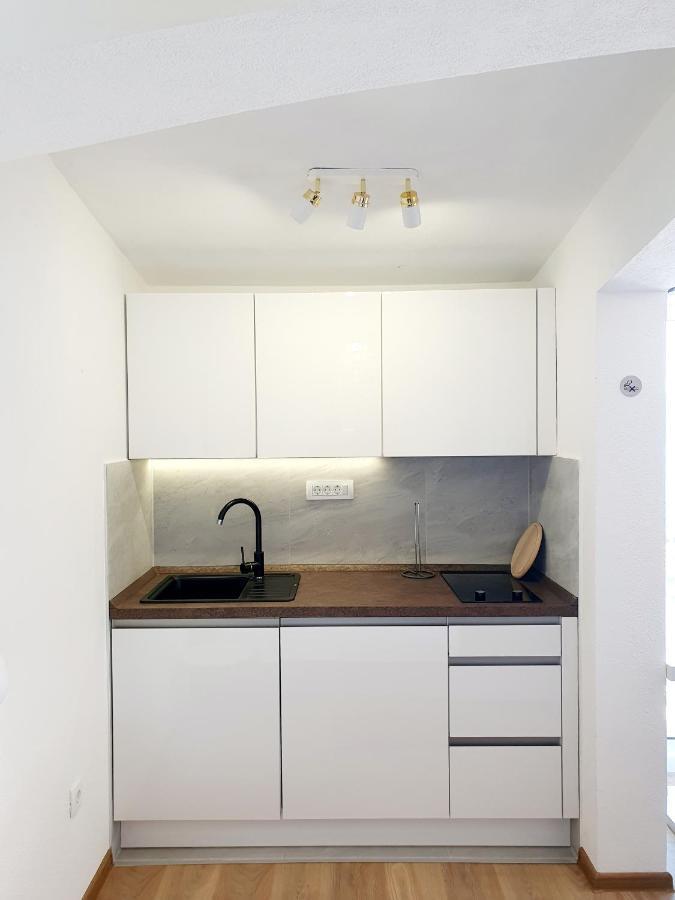White House Apartments Dugi Rat Εξωτερικό φωτογραφία